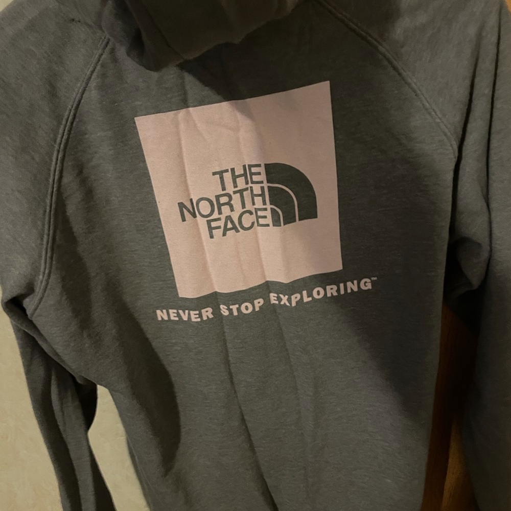 Women’s North Face hoodie